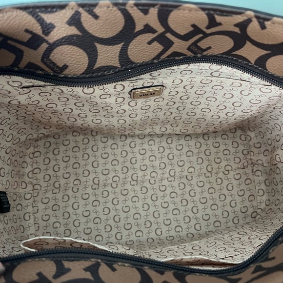 Monogram brown Guess bag🍂 - Picture 3 of 6